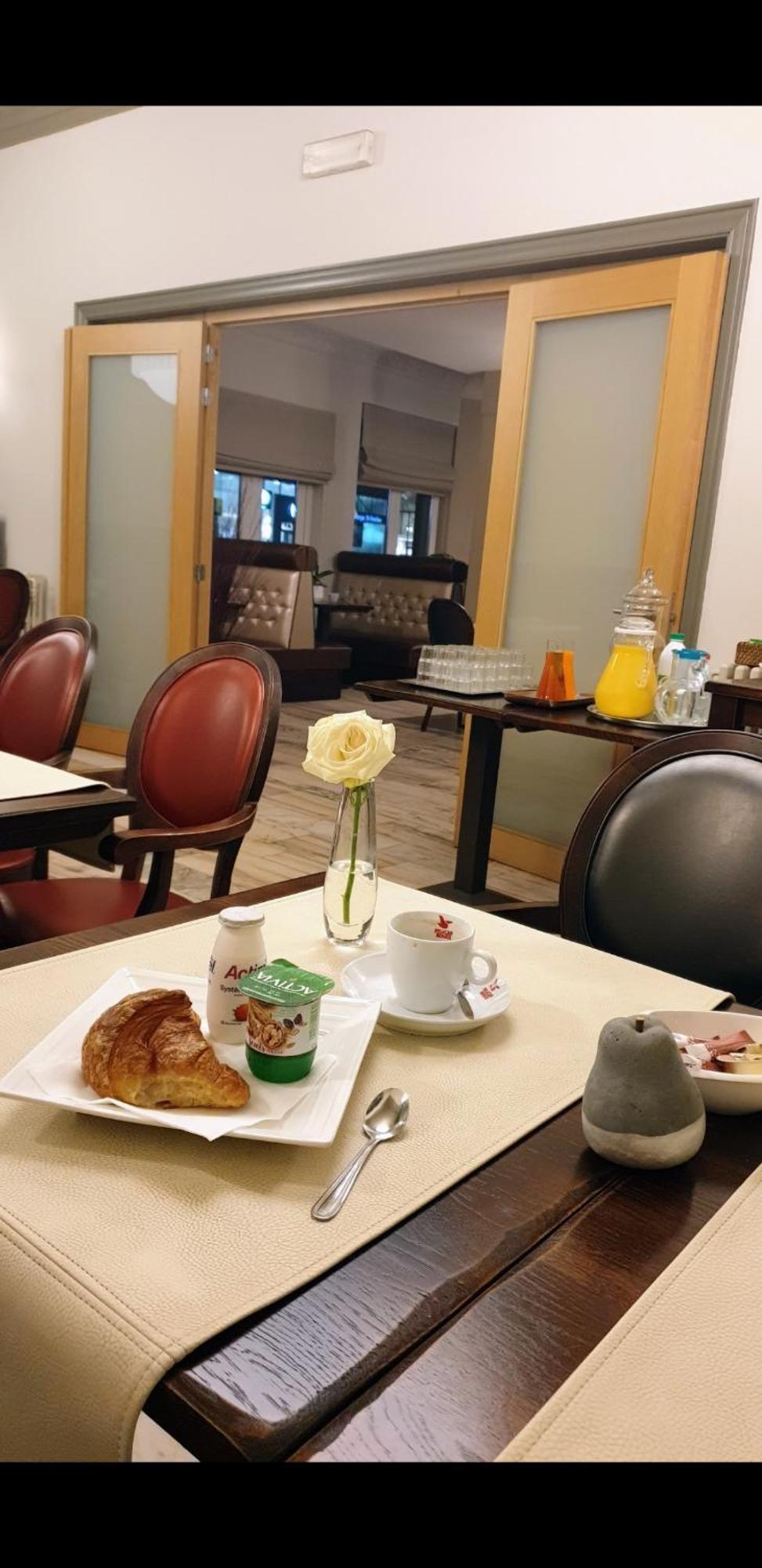 Belrom Hotel Sint-Truiden Esterno foto