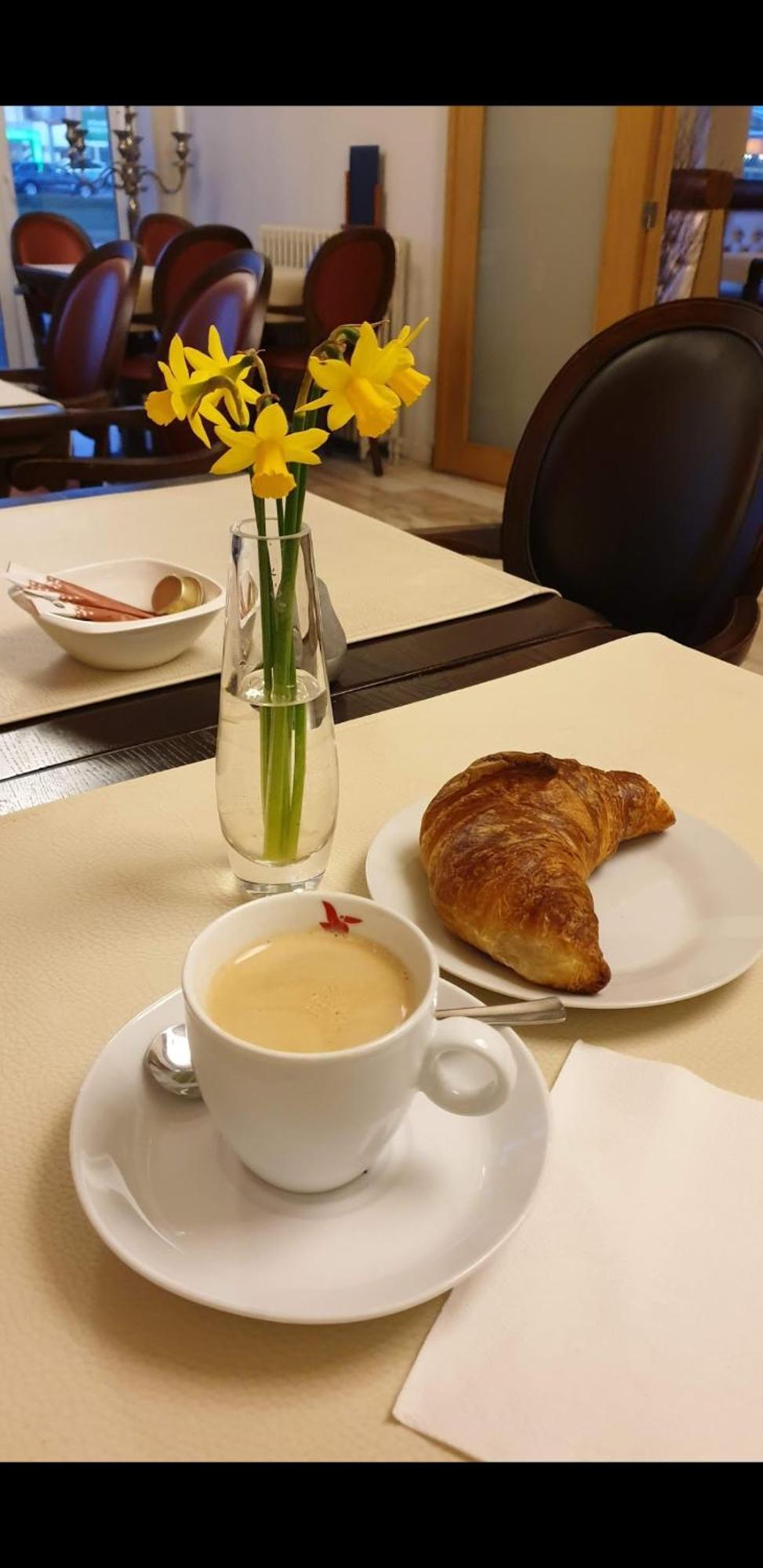 Belrom Hotel Sint-Truiden Esterno foto