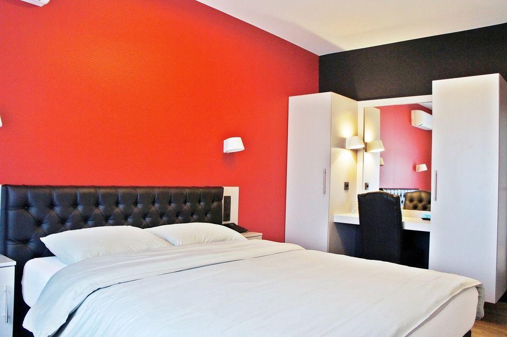 Belrom Hotel Sint-Truiden Esterno foto