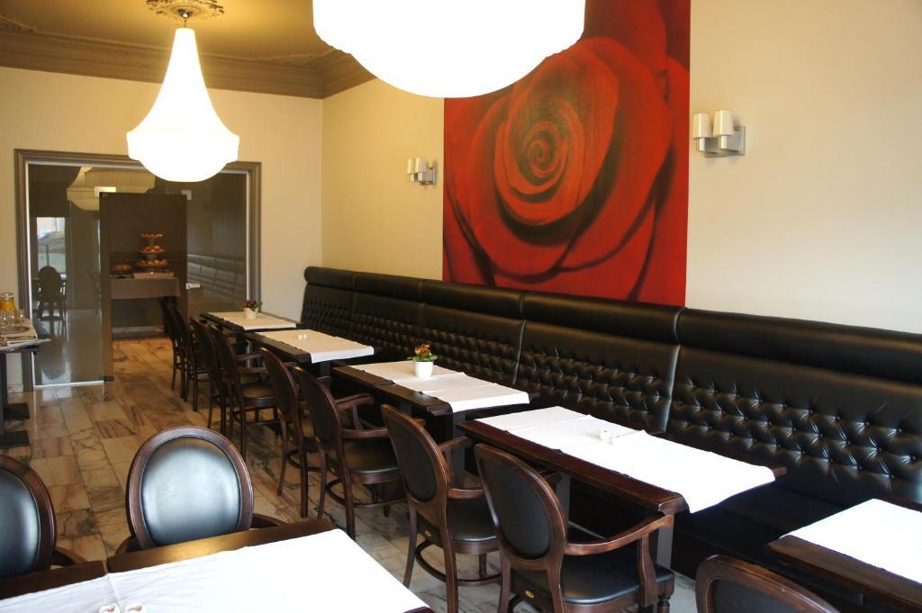 Belrom Hotel Sint-Truiden Esterno foto