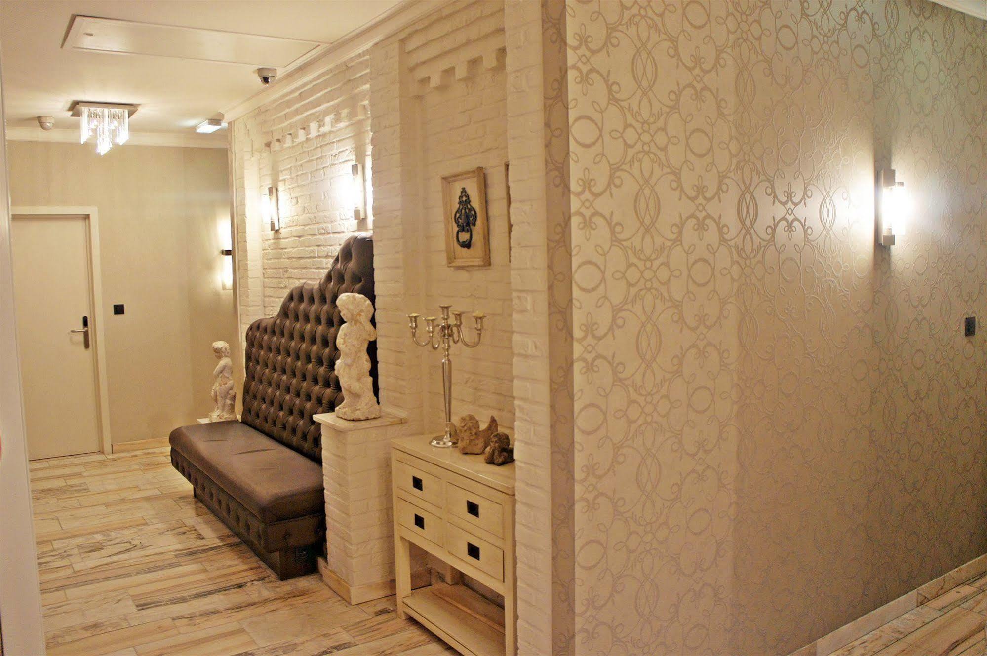 Belrom Hotel Sint-Truiden Esterno foto